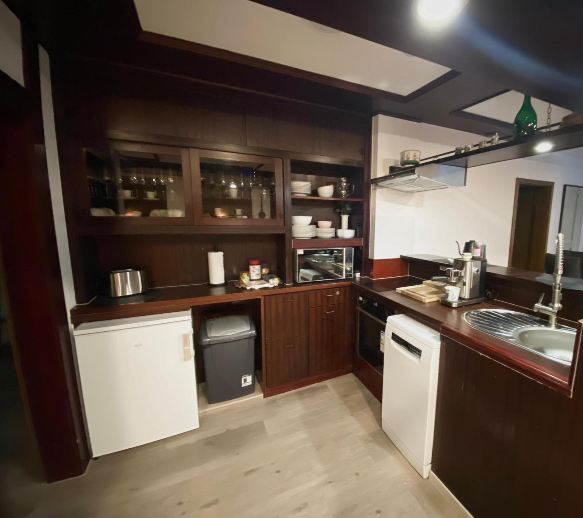 6 Apartment *
